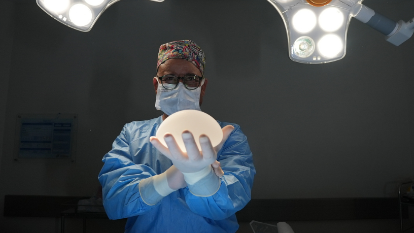 Dr. Gilberson Wanderley Silva destaca como a labioplastia pode melhorar o bem-estar e a autoestima feminina.