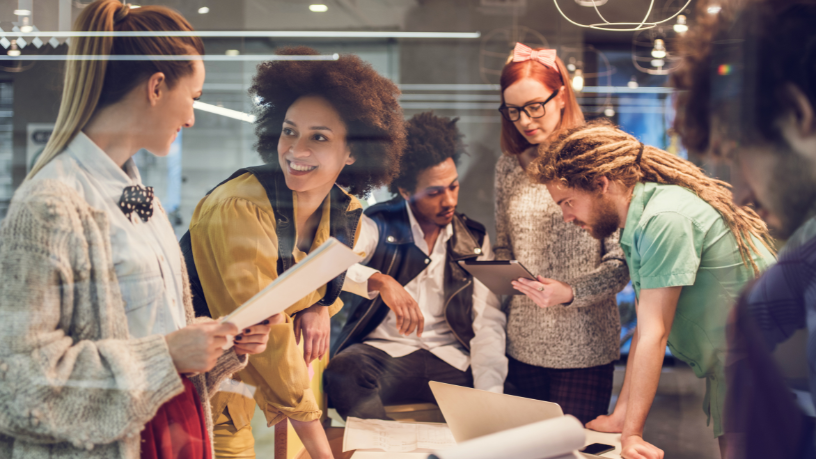 Instituto Econacional destaca como a transformação digital pode modernizar as cidades e otimizar os serviços públicos.