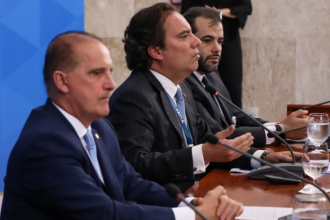 Pedro Guimarães explica como o Auxílio Emergencial redefiniu a relação do cidadão com a Caixa e ampliou o acesso digital.