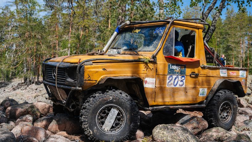 Com Teciomar Ábila, descubra como potência e técnica se unem para dominar os desafios do off-road.