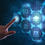 Gustavo Morceli explica por que a escola precisa interpretar sinais antes de adotar novas tecnologias educacionais.