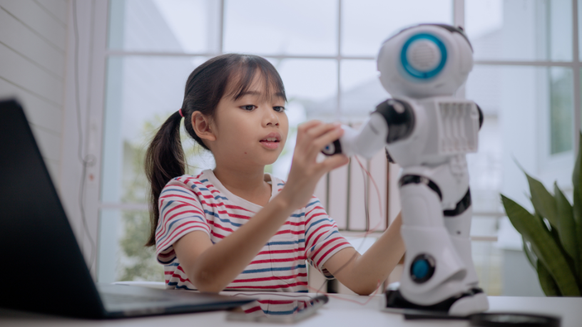 A partir da visão de Sérgio Bento De Araújo, entenda como a robótica educacional e os torneios tecnológicos impulsionam o interesse e a participação dos alunos.